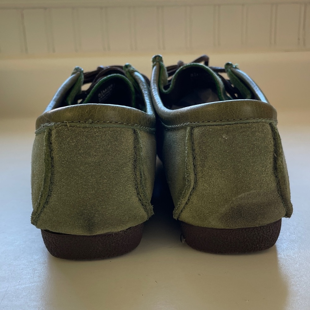 Lucky Brand Women’s Suede Wallabee Laced Moccasin - Picture 9 of 11
